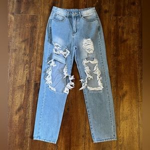 DISTRESSED DENIM